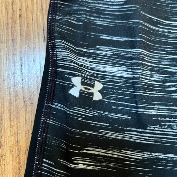 Medium under armour athletic leggings - Picture 3 of 4